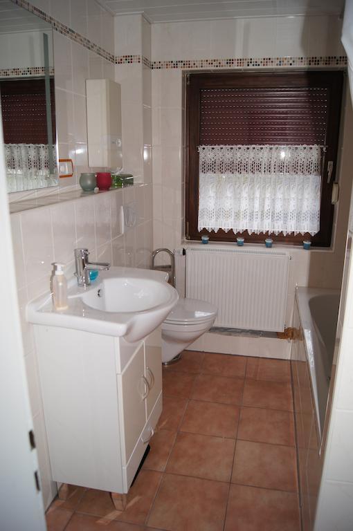 Ferienwohnung Bergisch Land Вермелскирхен Стая снимка